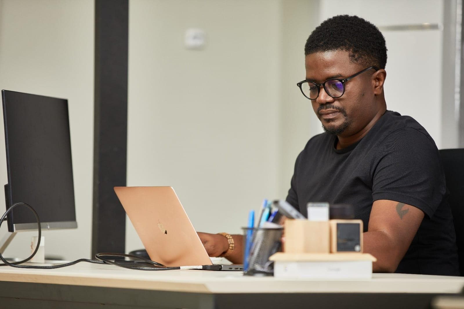 La santé mentale des fondateurs : burn-out, isolement, pression, l’autre face de l’entrepreneuriat africain