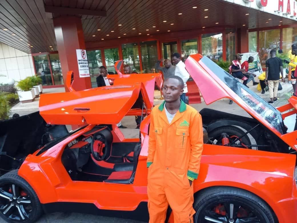Nigéria| A  25 ans, il fabrique la première voiture en fibre de carbone d’Afrique